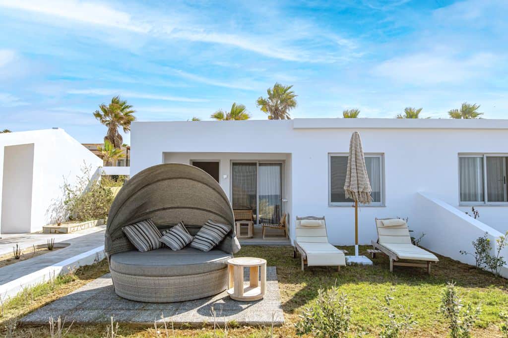 SUPERIOR FAMILIENZIMMER DIREKT VOR DEM MEER MIT EIGENEM GARTEN