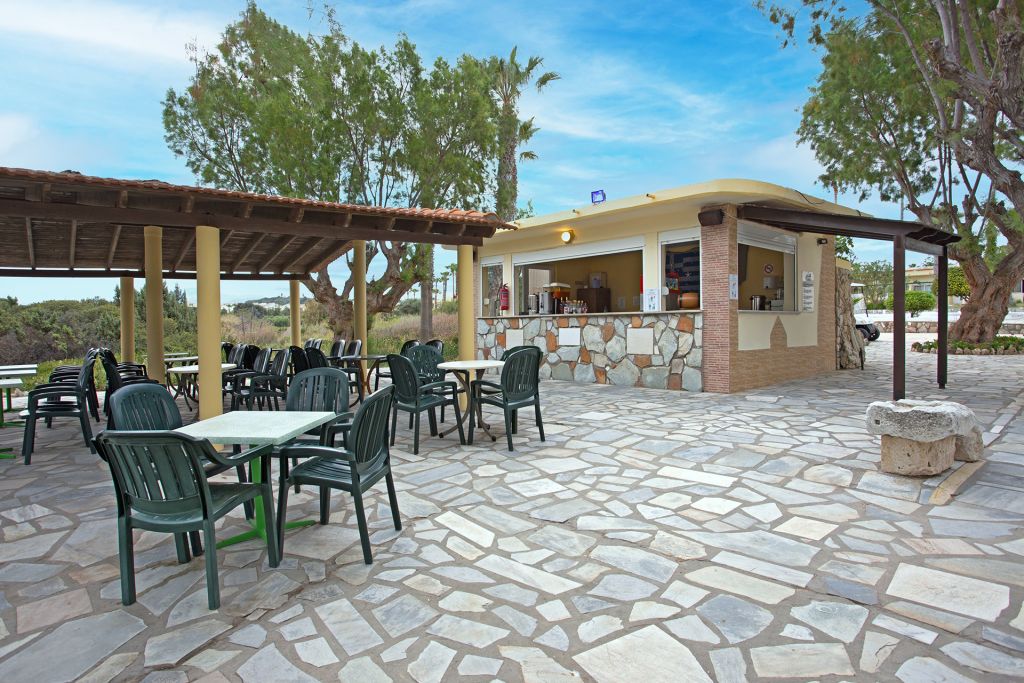 BEACH BAR